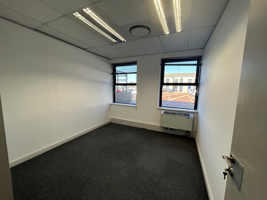 To Let Commercial Property for Rent in Mowbray Western Cape